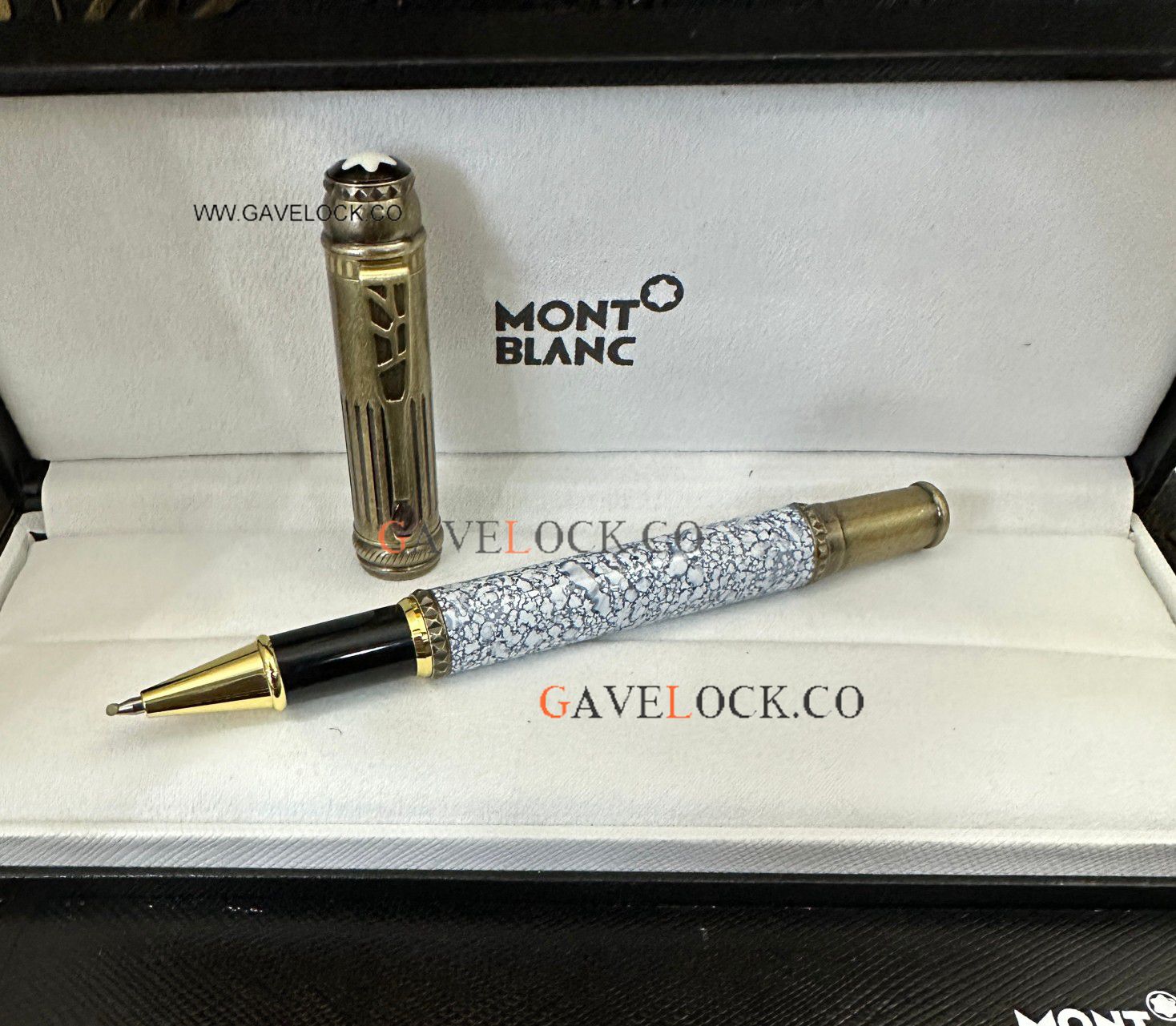 Antique Mont Blanc Pens Scipione Borghese White/Gold Rollerball Pen